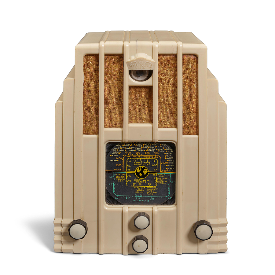 Lot 114. Harold Van Doren (1895-1957), Air King 770 Skyscraper Radio, circa 1933. Estimate: $3,000 - 5,000
