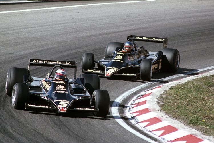 Crossing the line: F1 Lotus | BM 76