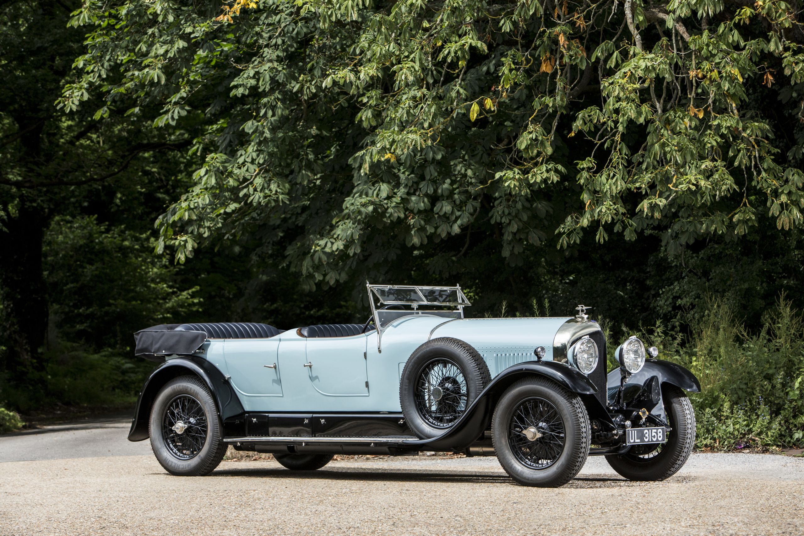 928 BENTLEY 6½ LITER OPEN SPORTS TOURER. Coachwork by Barker & Co. Coach builders. Sold for US$ 1,655,000 inc. premium.